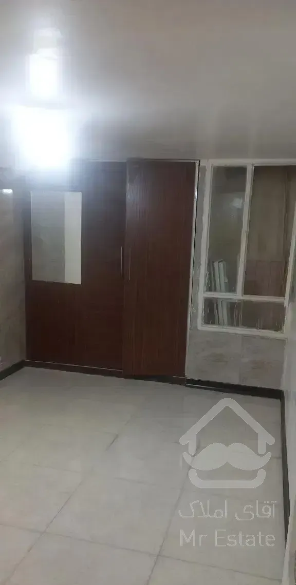 ۶۰متری یک خوابه زیرهمکف (نورگیر عالی)