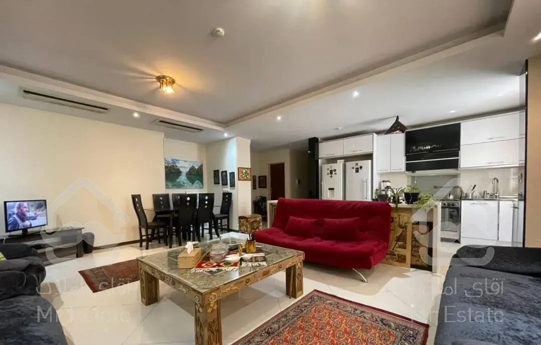 107 متر در مجتمع 15 طبقه ای دو اتاق خواب