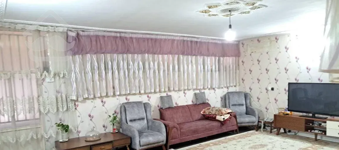 ۶۳ متر/زیر همکف/صفا غربی