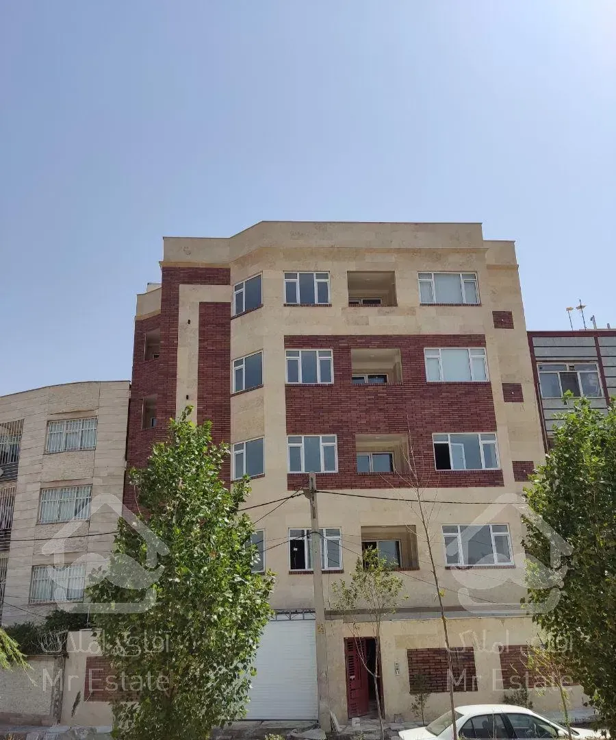 آپارتمان ۸۲ متری سند دار