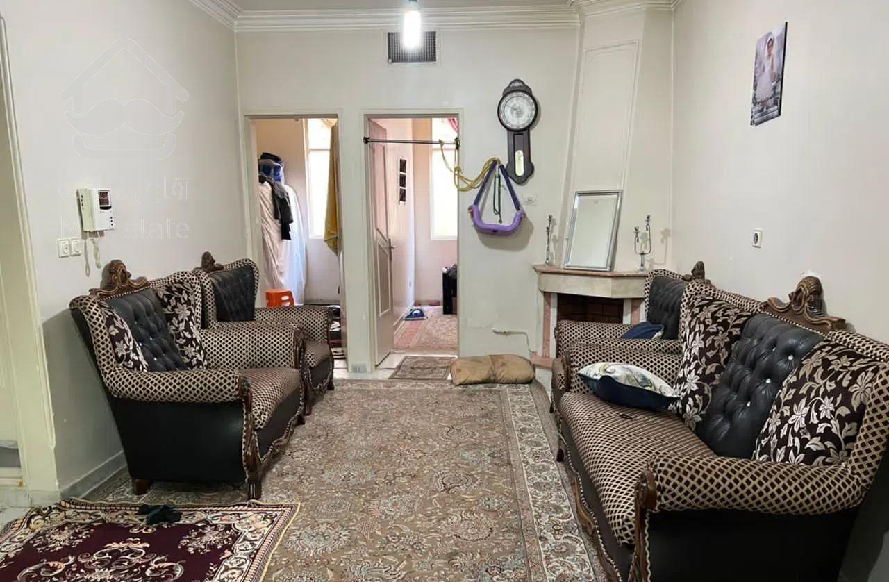 ۶۲ متر با پارکینگ بلوار پروین