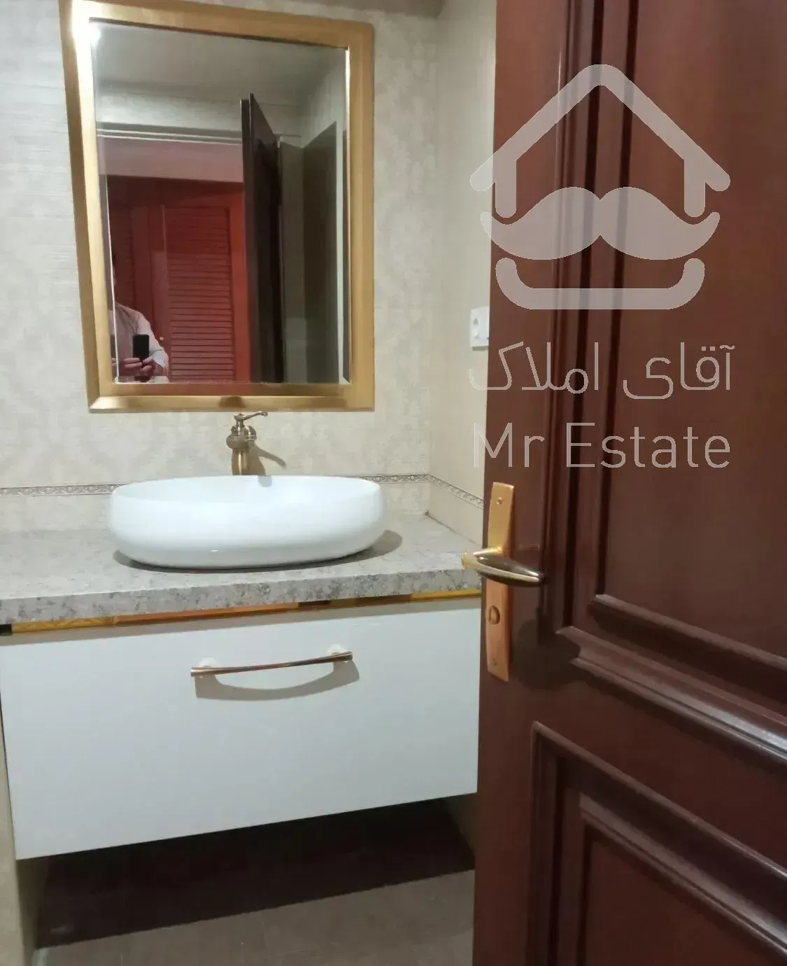 آپارتمان ۲۲۵ متر سه خواب تک واحدی