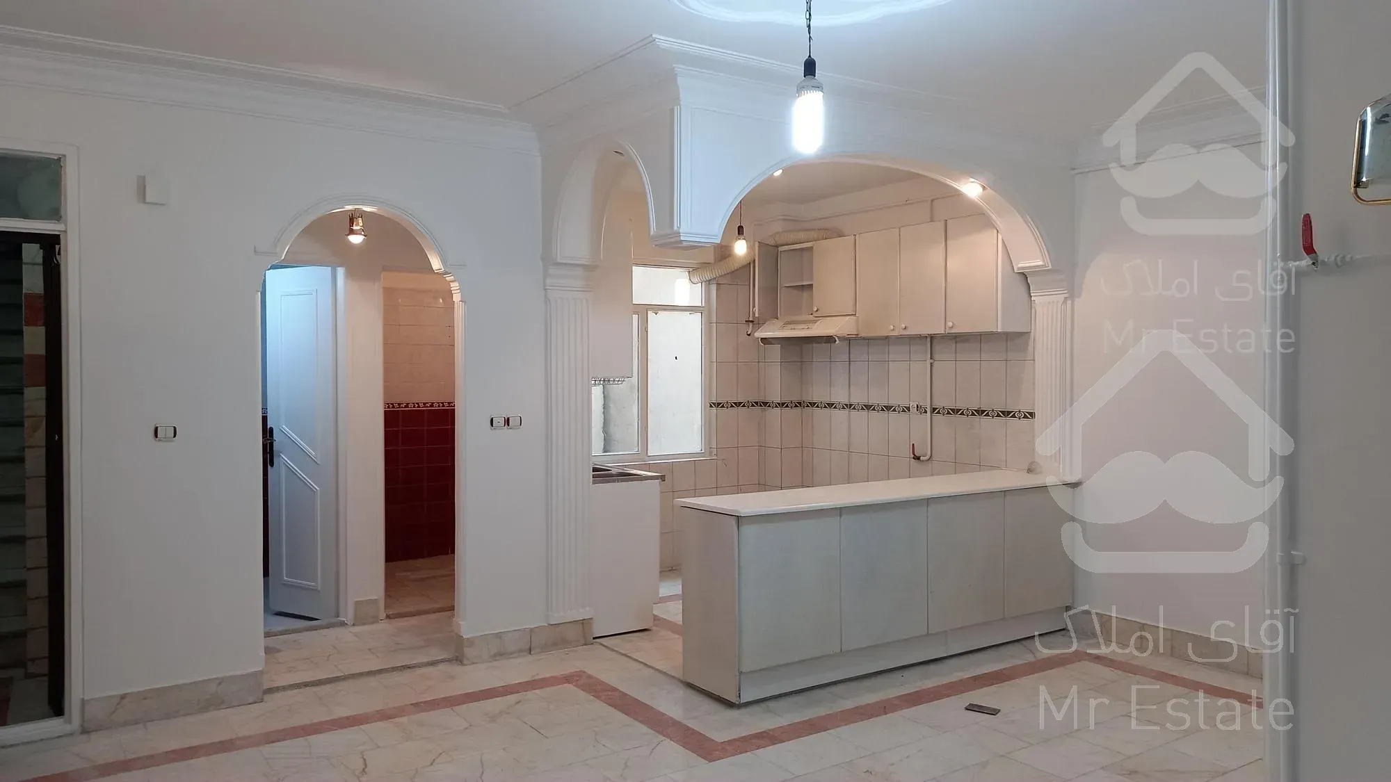 ۵۵ متری در صادقیه