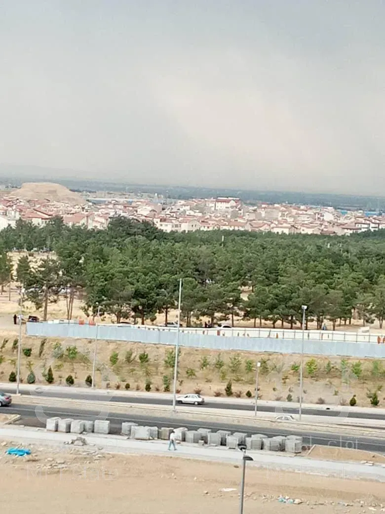 ۷۱ متر / برج ارکیده / جنوبی غرق نور / دریاچه چیتگر