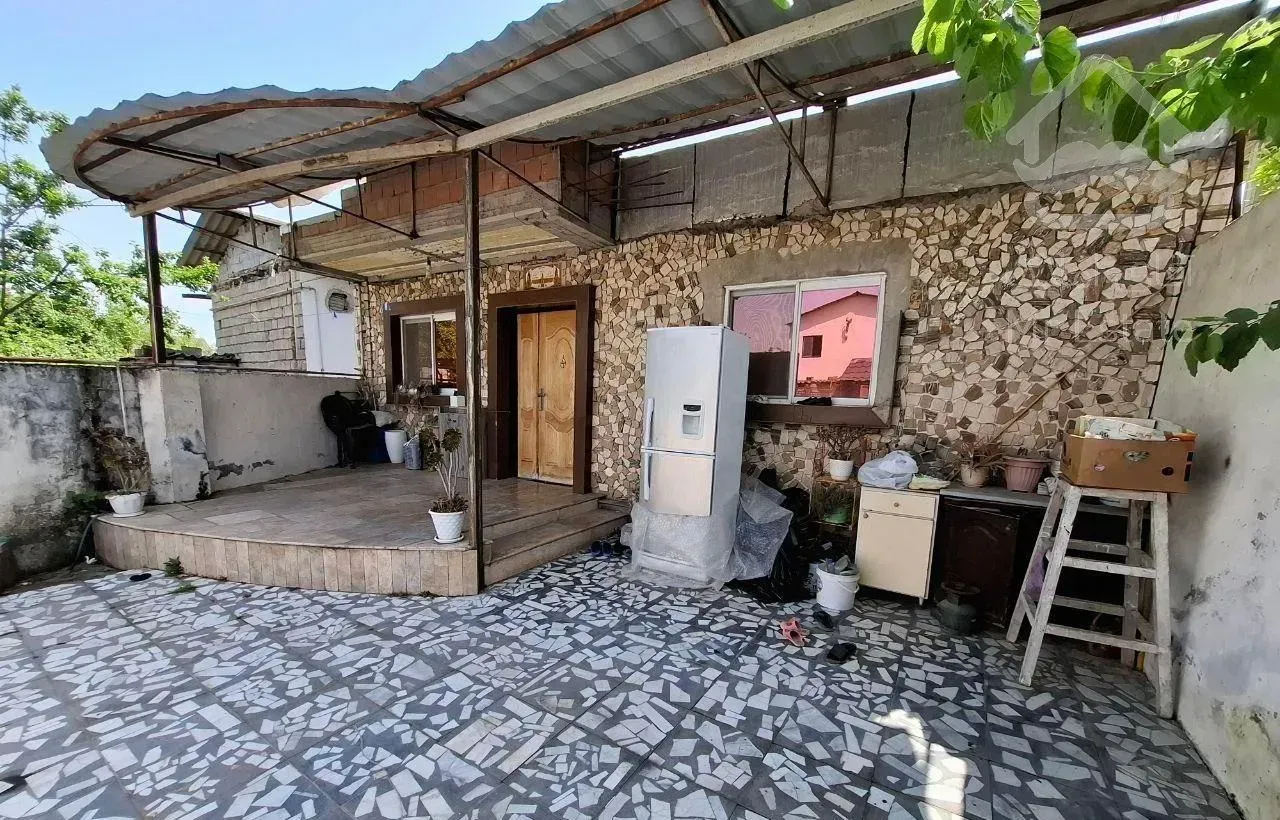 240مترخونه باغ/مدارک کامل/بافت مسکونی/انشعابات نصب