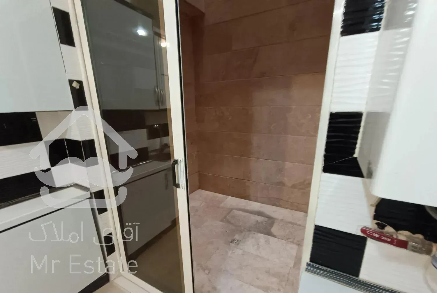 آپارتمان ۱۳۰ متر سه خواب دروس