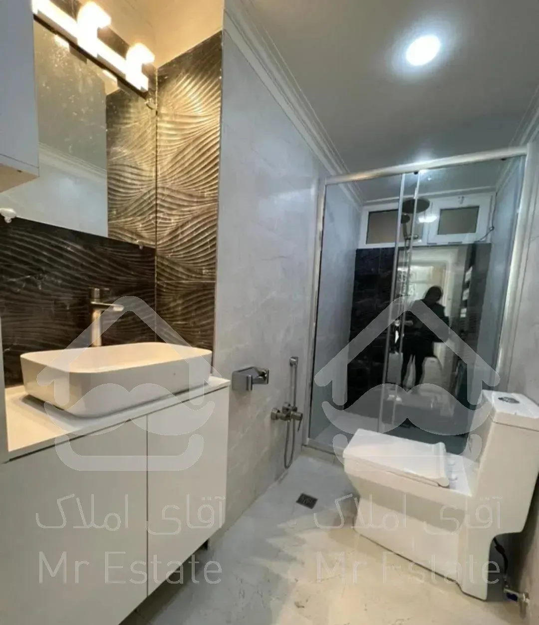 ۲۴۰متر ۳خواب (پارک‌ملت)