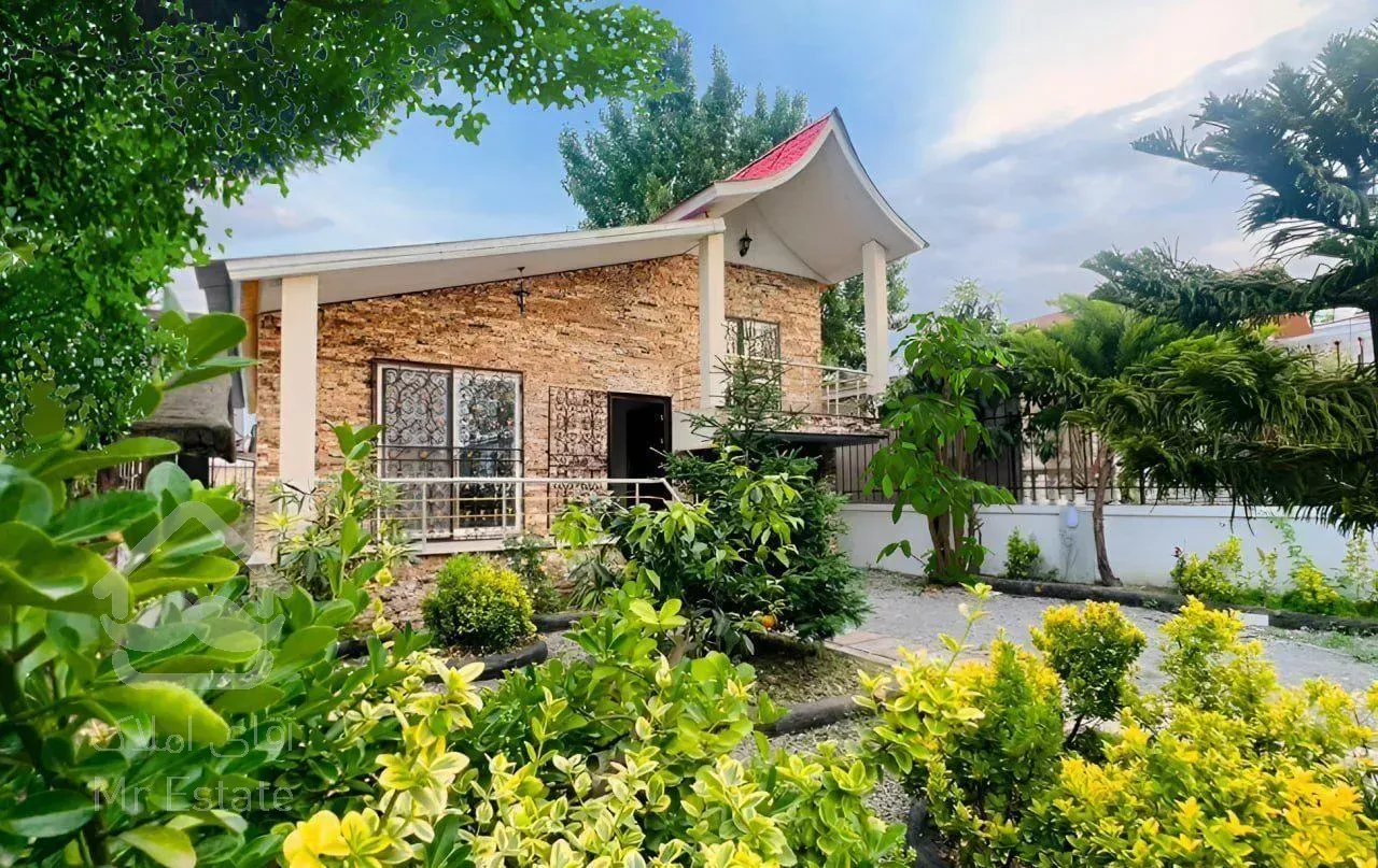 پر از گل و گیاه 250 متر باغچه با bنای نیم پیلوت