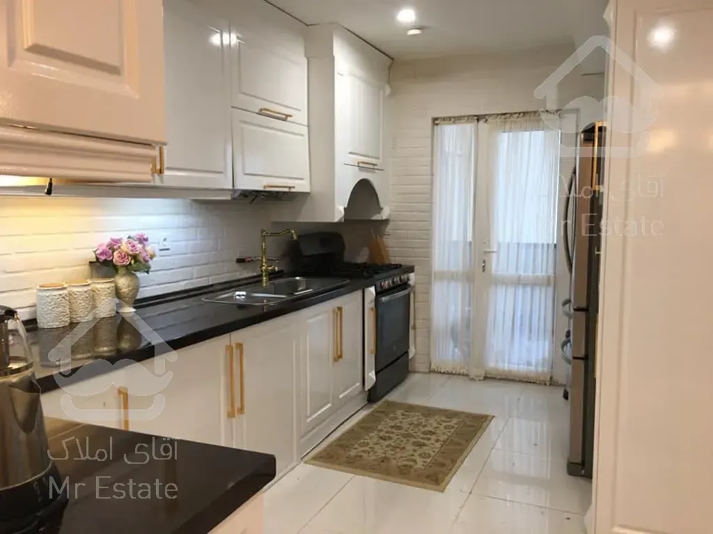 رهن کامل واحد ۲۰۰ متری در برج مهستان