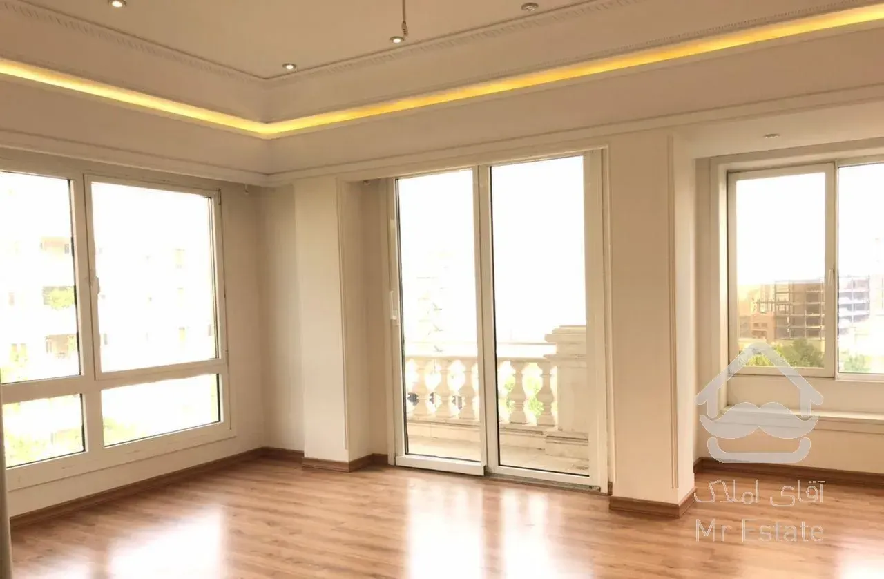 370 متر 4 خواب مستر  3 بالکن باغ فردوس