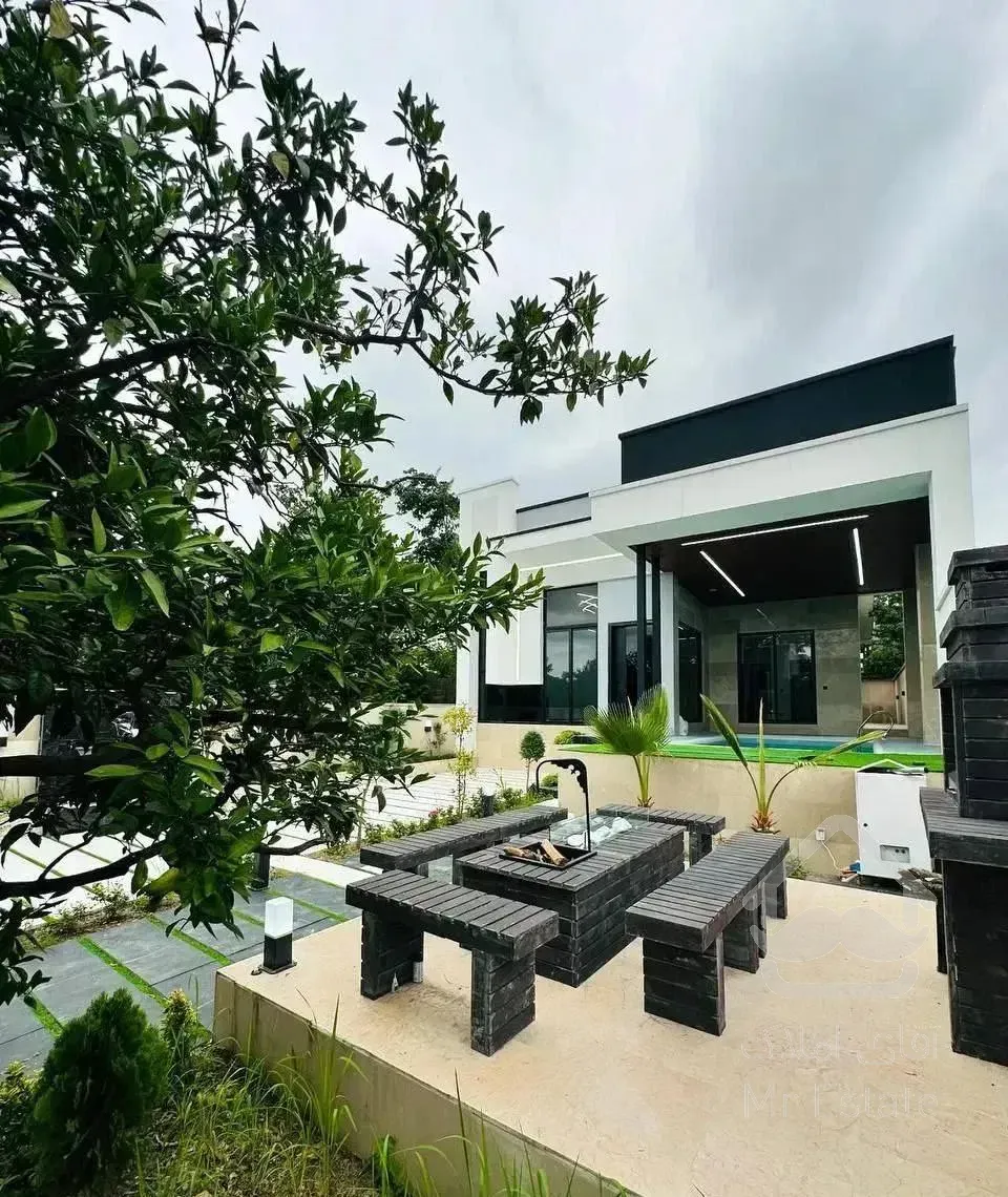 سعادت /لوکیشن باغی و جنگلی /