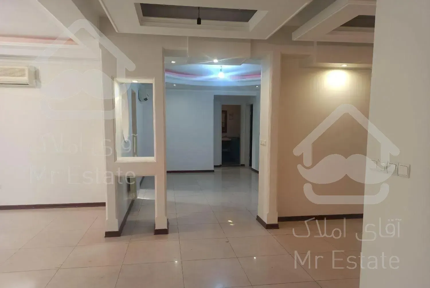 آپارتمان ۱۵۷ متر ۳خواب یه خواب آن مستر هست