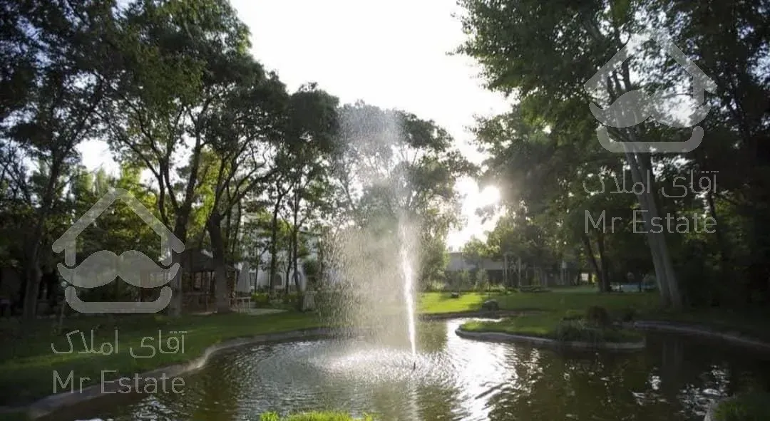 کاخ ویلا۳۵۰۰۰متری، استخردار