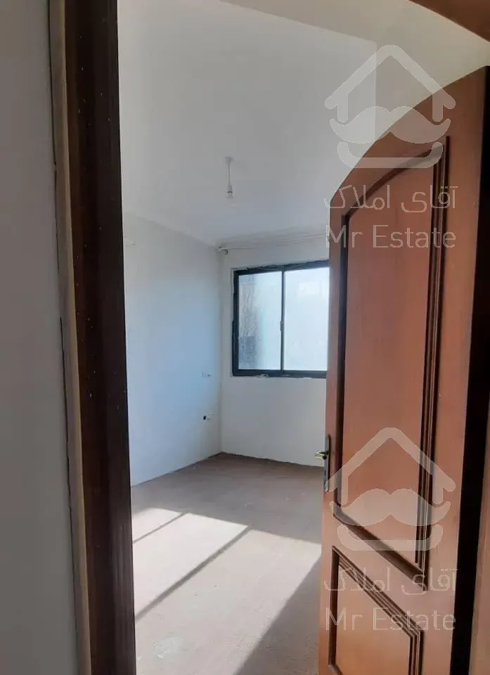 آپارتمان 155متری سه خوابه تمیز واقع در اوایل امامت