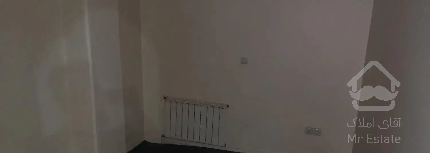 آپارتمان ۷۰ متری رو به آفتاب گلستان ۱۸