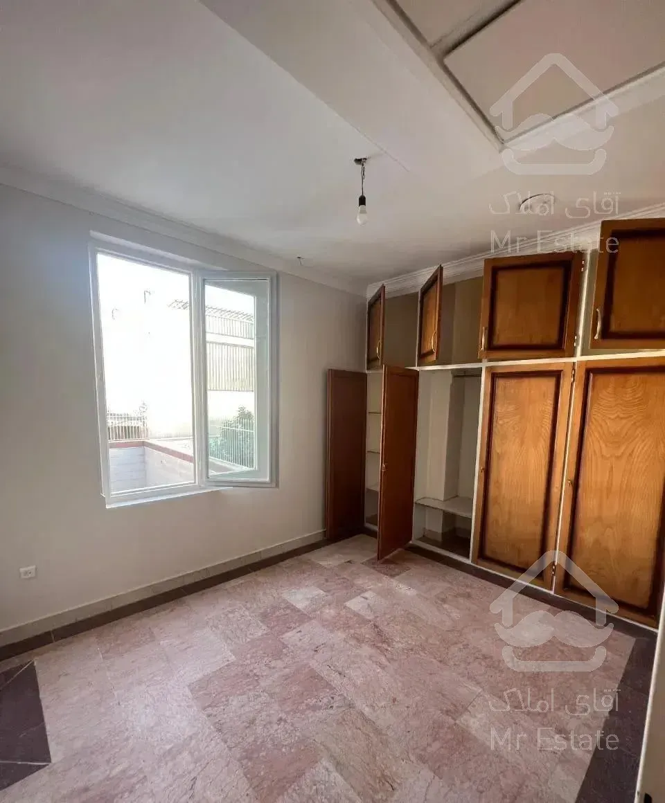 خانه ۶۰۰متر بنا