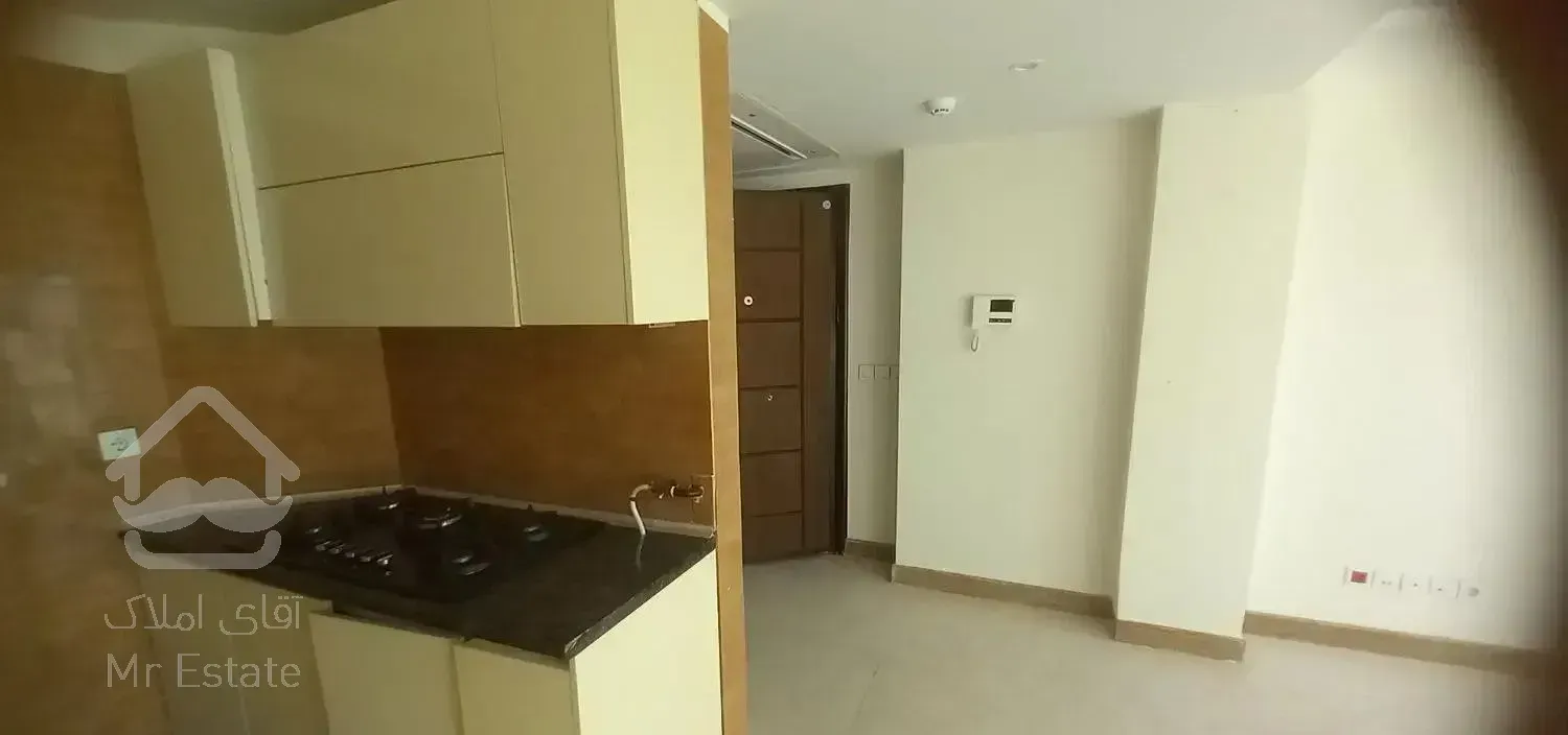 ۶۵ متر ، (نگین مفتح جنوبی) ۱خ‌،غرق در نور