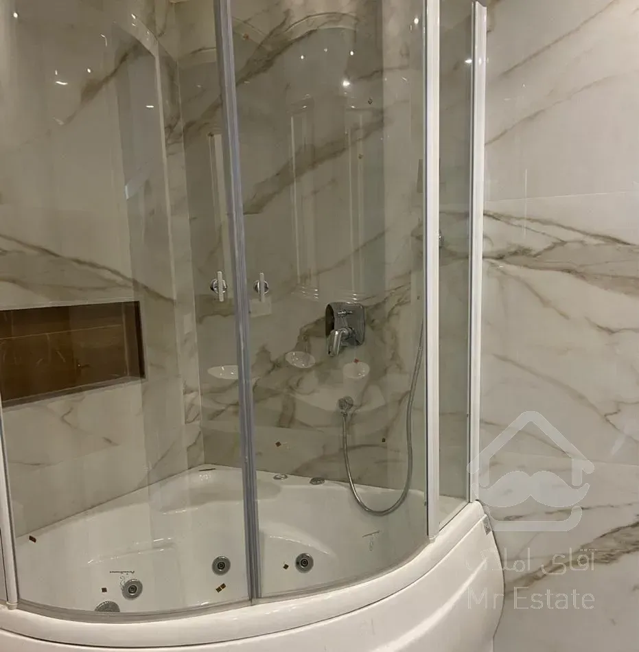 آپارتمان ۲۵۰ متری ۴ خوابه*بلوارآزادگان خوش نقشه*