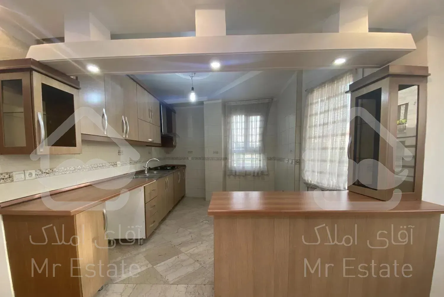 ۷۲متر/سالن پرده خور/ کاشانی بلوار تعاون