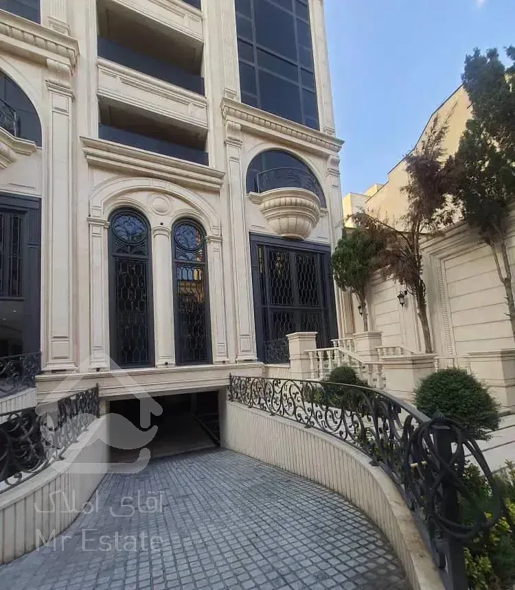 ۲۵۰ متر / ۳ خواب /تاپ لوکیشن