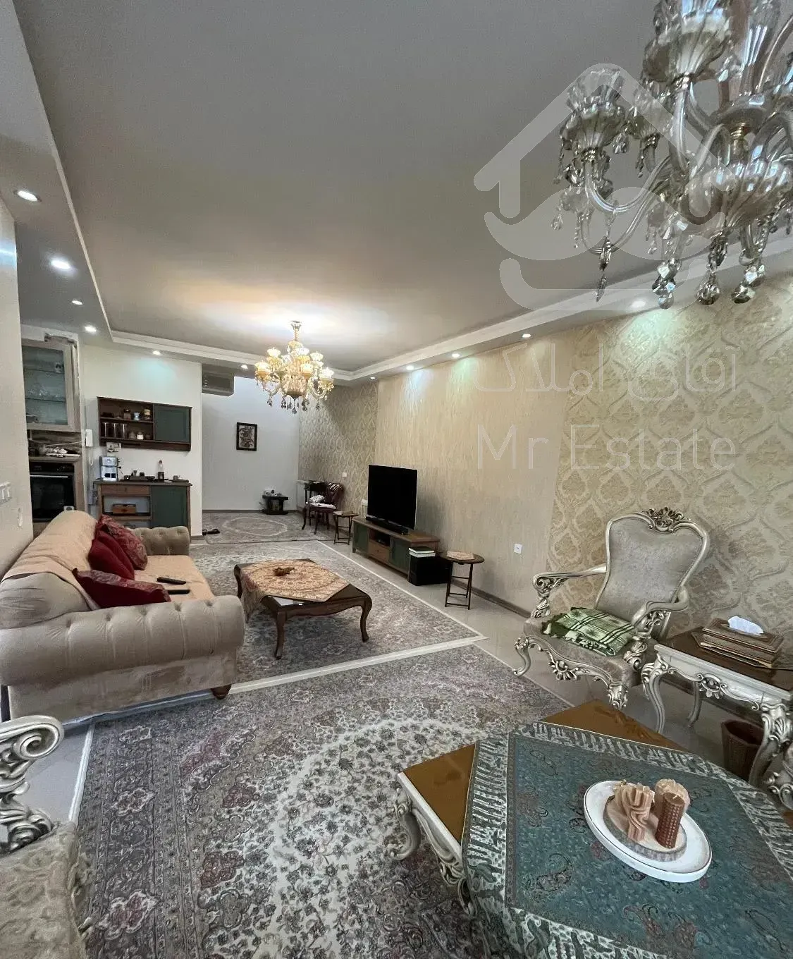 ۱۰۵ متر/۳ خواب/پارکینگ دار