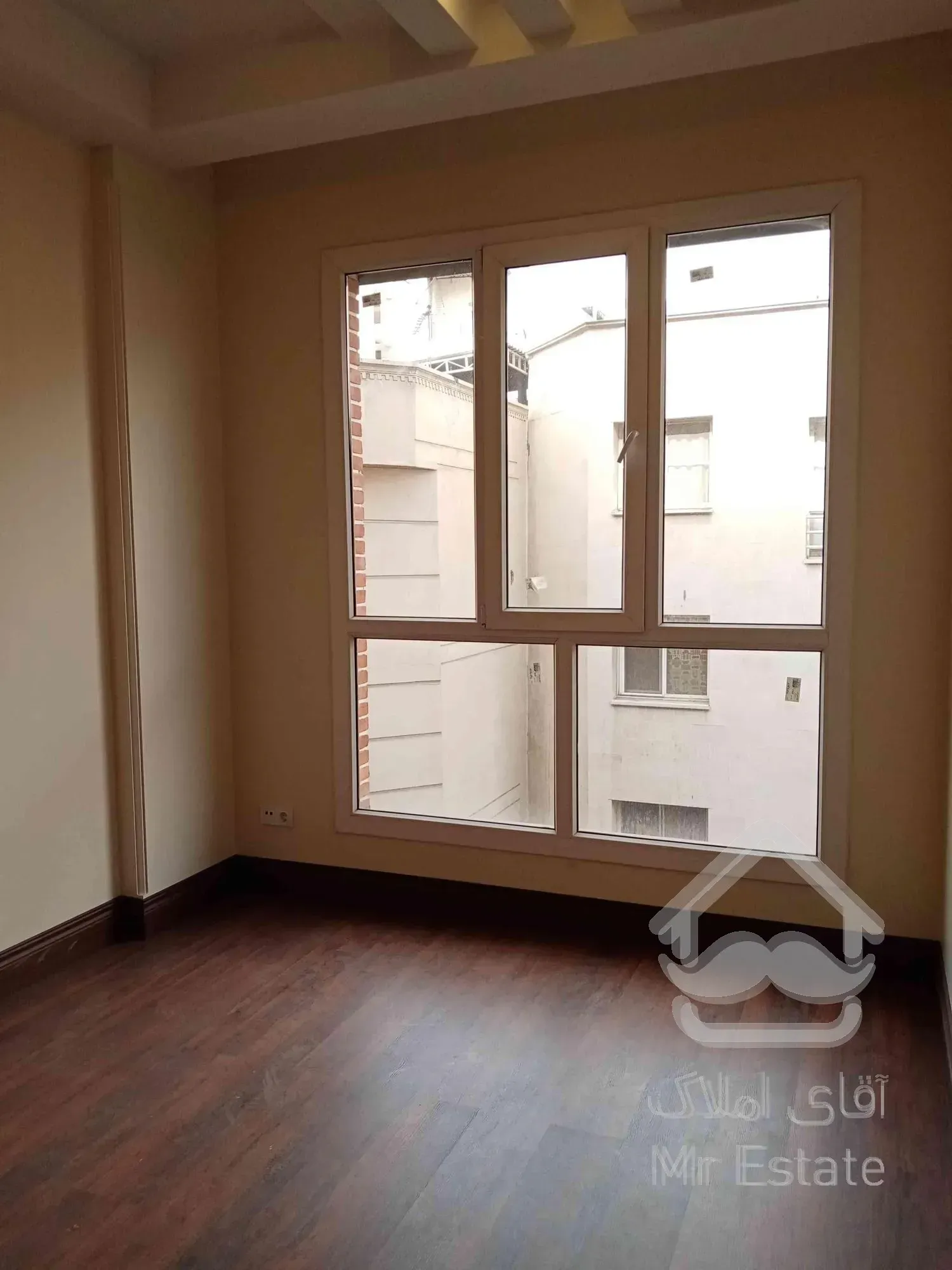 165 متر نیاوران کلید نخورده نور شمال و جنوب