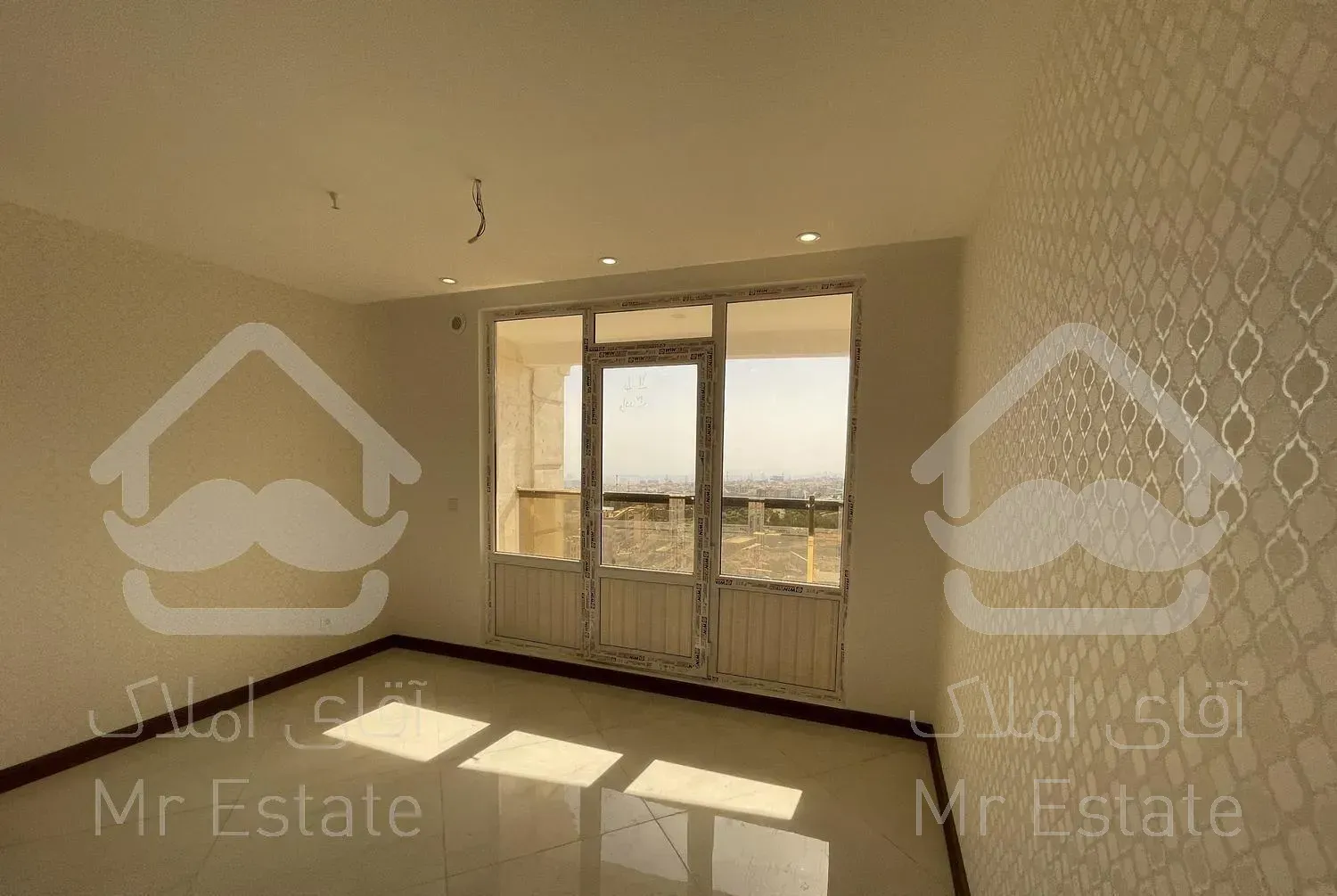 ۱۱۳متردر برج کم واحد/طبقه اول/فضای سبز اختصاصی