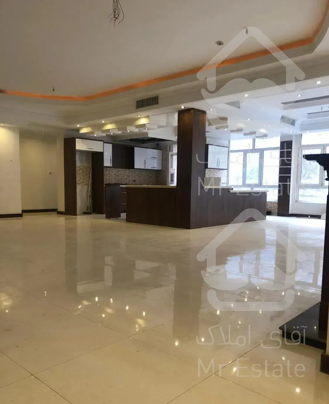 ازگل-آپارتمان ۱۹۵متری کلید نخورده