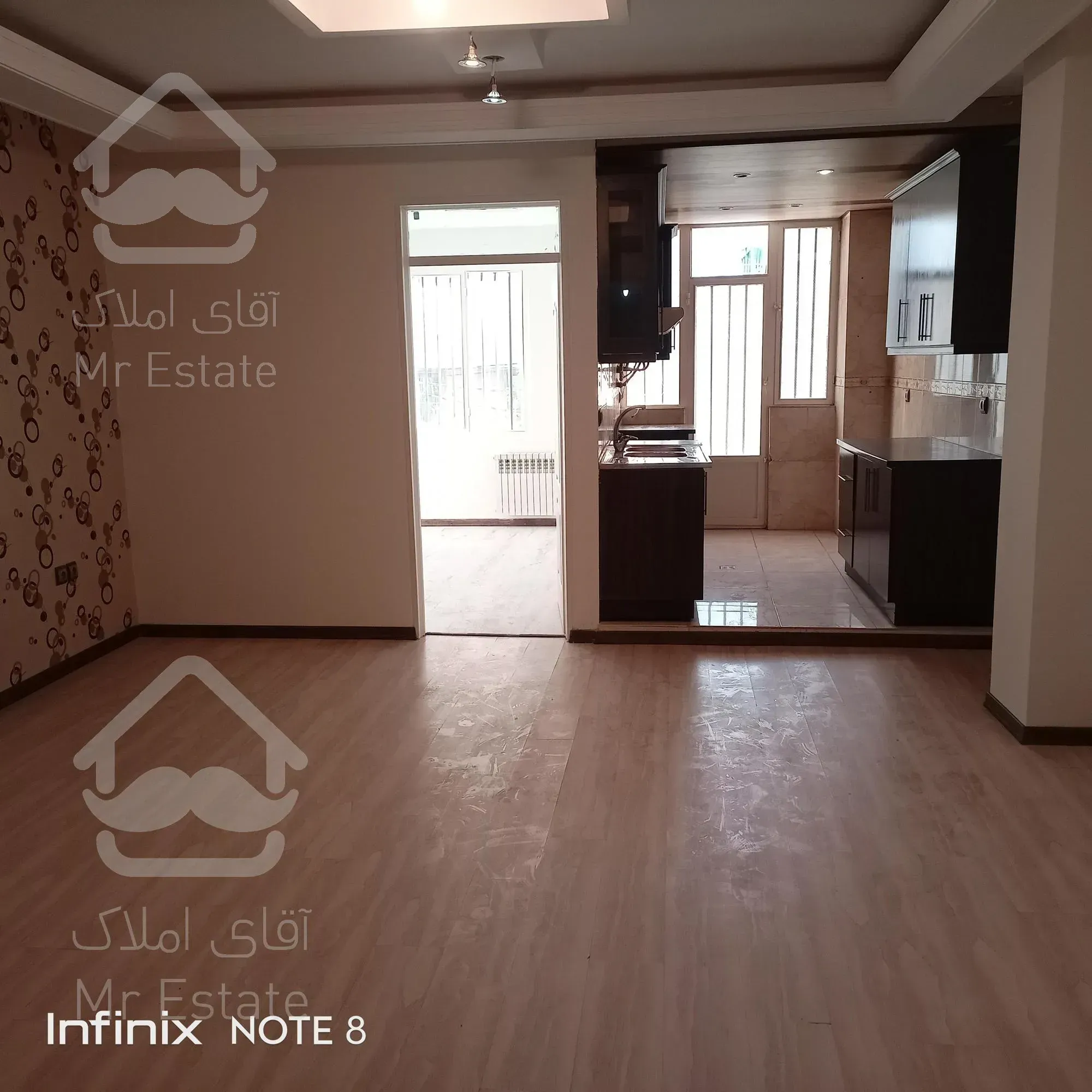 68متر دو خواب با پارکینگ