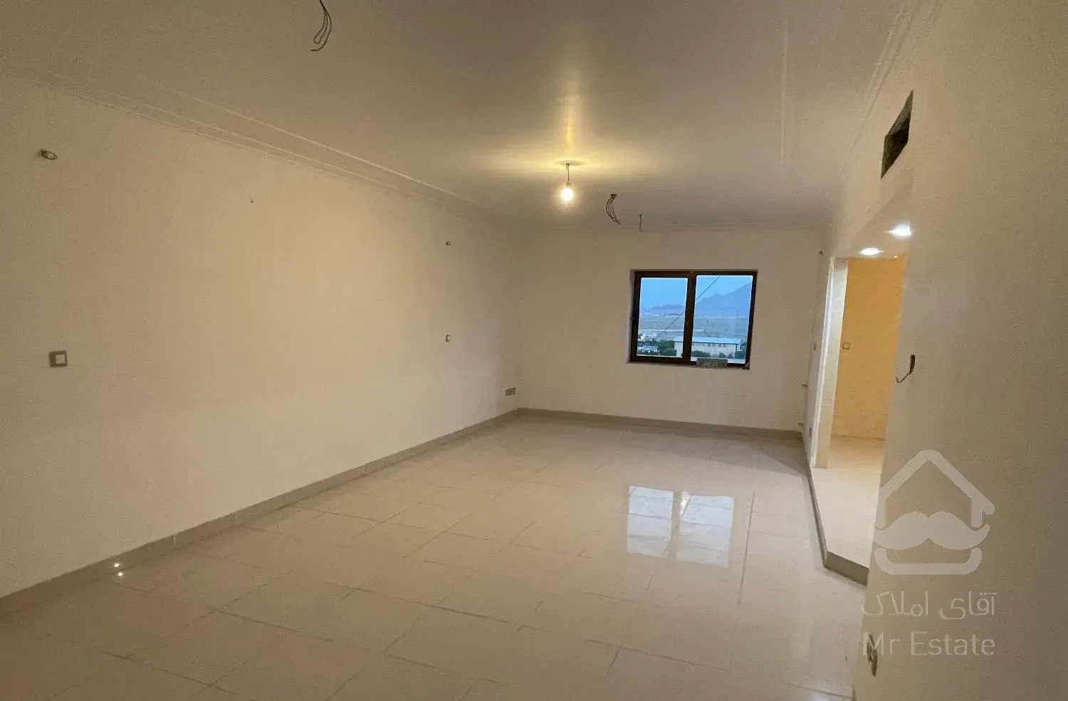 واحد با روف گاردن مجتمع افرا صفاییه