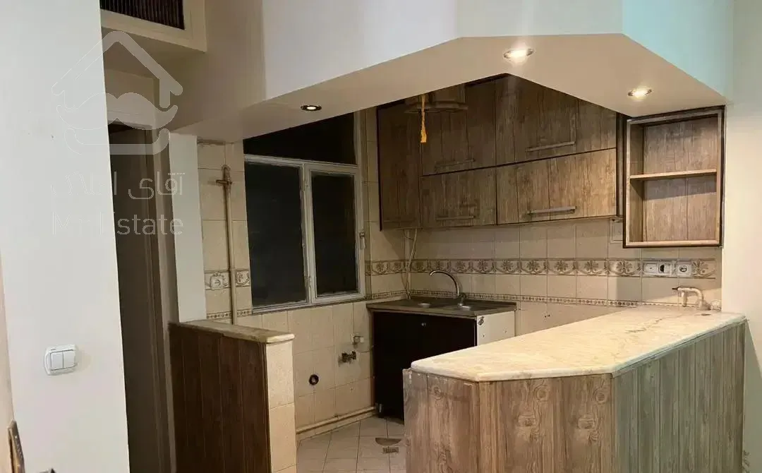 ۳۶ متر تک واحدی / نما سنگ / گذر ۸ / زیرقیمت