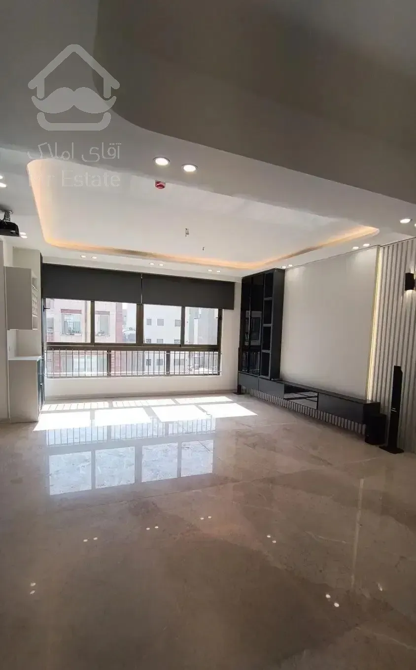 فوق لوکس، ۱۶۲ متر، تک واحدی ، غرق نور