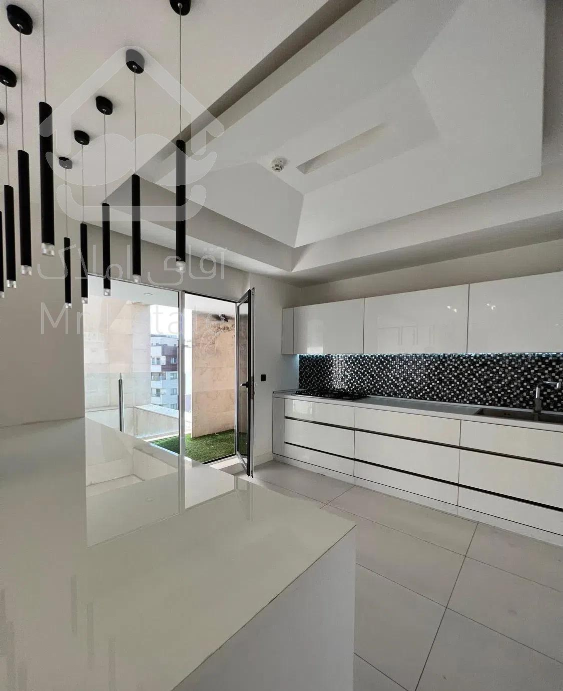 اپارتمان ۱۶۰متری ۳خواب عمار طبقات بالا