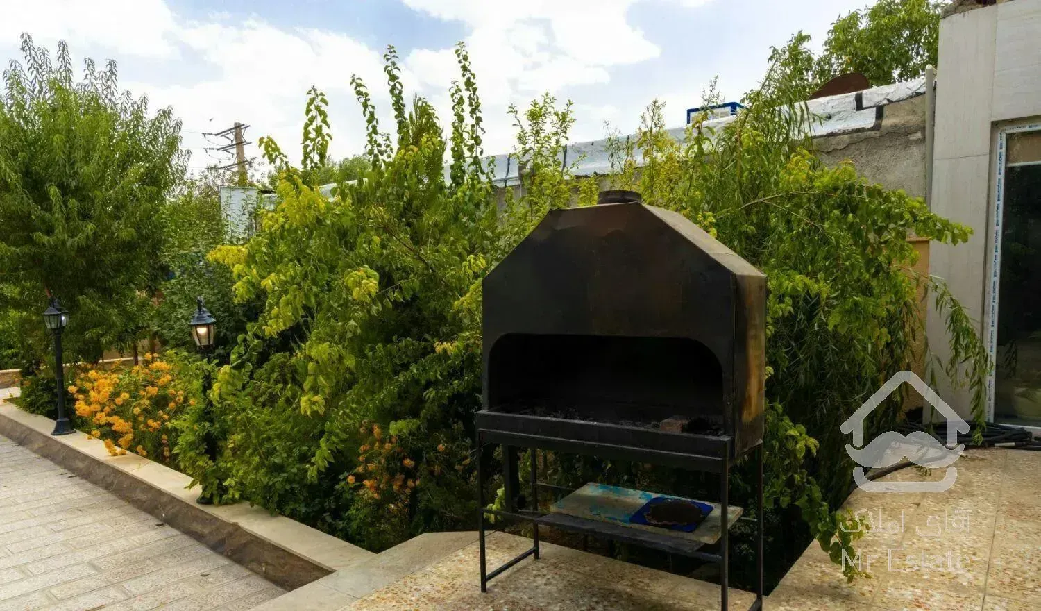 محمود اباد با استخر سه خواب