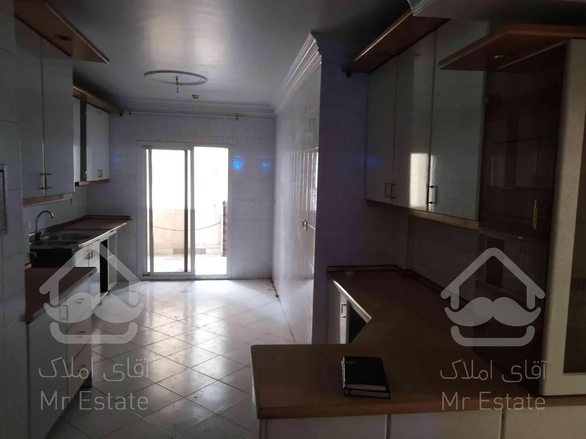 * 140 متر * سه خواب *در بلوار اباذر *