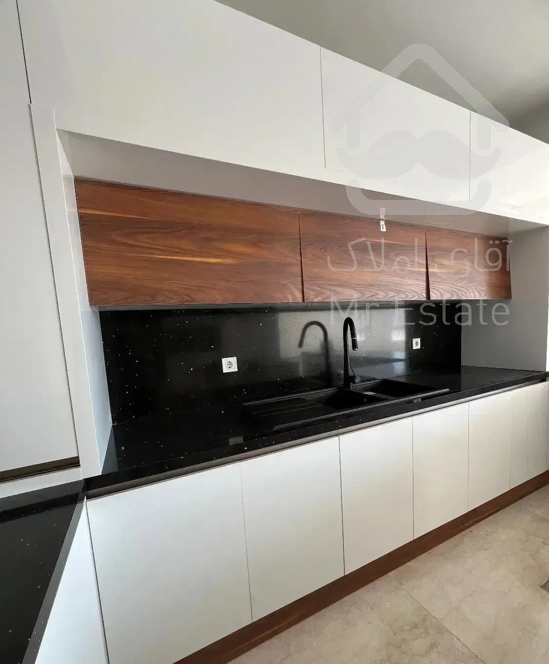 فروش آپارتمان ۲۰۰ متر فول/۲ پارکینگ نیاوران