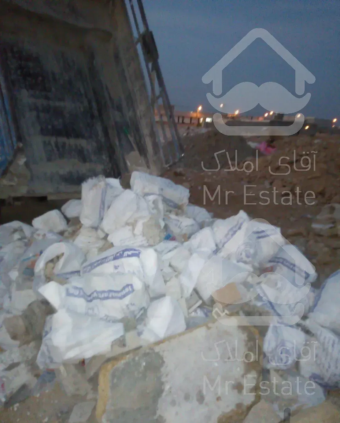 حمل نخاله وخاکبرداری پخش انواع مصالح ساختمانی