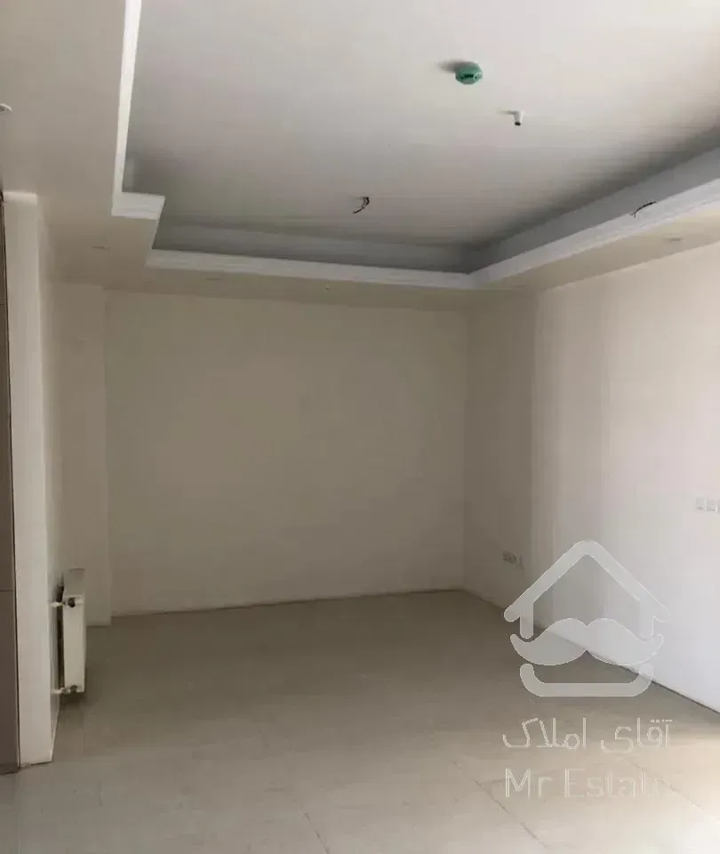 آپارتمان ۱۳۰ متر ۲ خ/پلان تفکیکی/غرق نور/نوساز