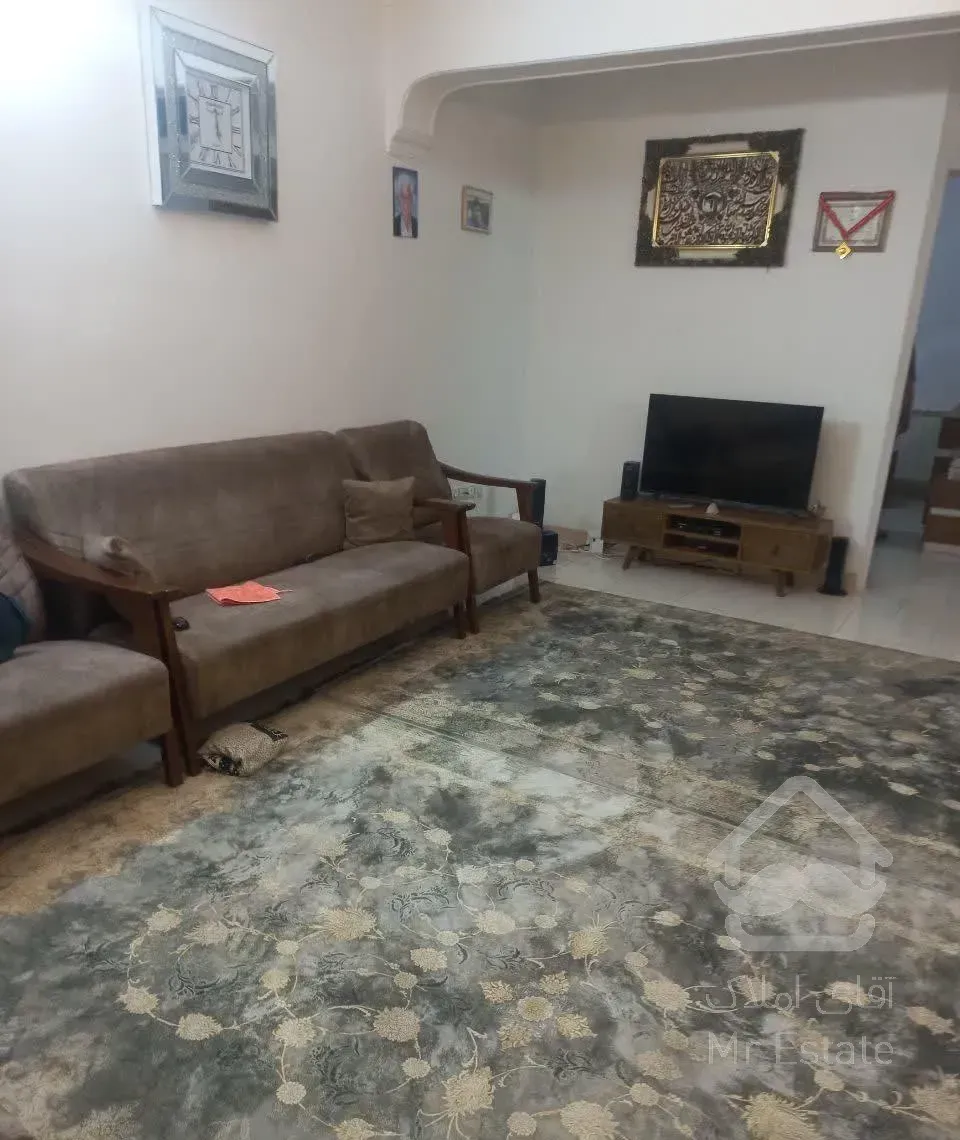 فروش فوری زیر قیمت. آپارتمان ۸۳ متری در قلب تهران