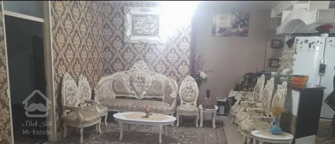 ۹۰متر آپارتمان/ دوخوابه / بر خیابان ناصرخسرو