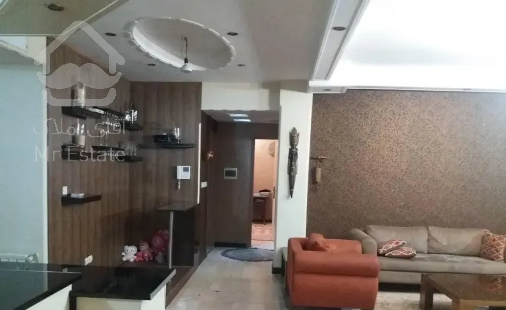 جمال زاده شمالی نزدیک بلوار کشاورز ۱۲۷متر سه خوابه