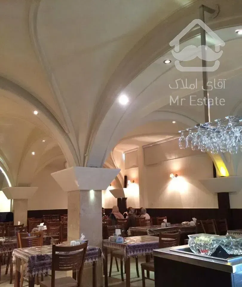 ۲۰۰ متر سفره خانه سنتی (شریعتی الهیه )با ۳ جواز