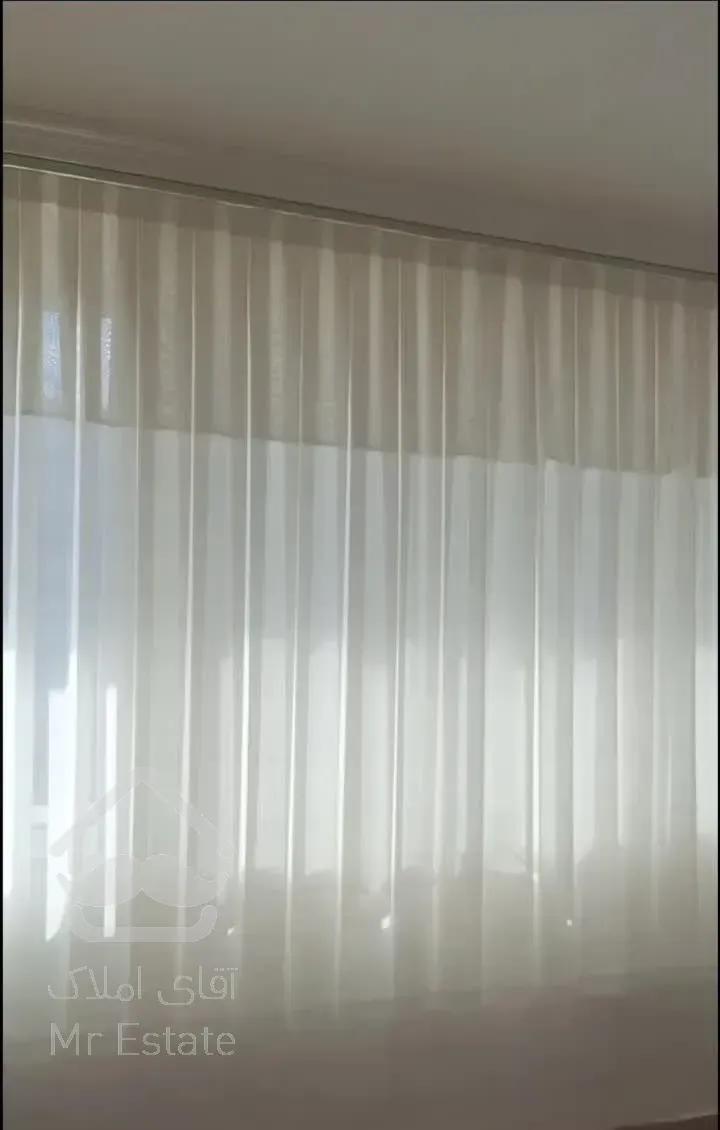 فروش آپارتمان ۱۳۹ متری ۲ خوابه طبقه ۳ در بازار