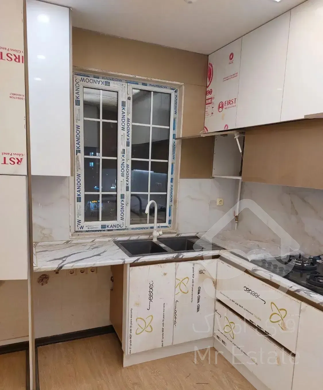 ۱۳۵متر ۳خوابه در معلم با لوکیشن جذاب و متریال برند