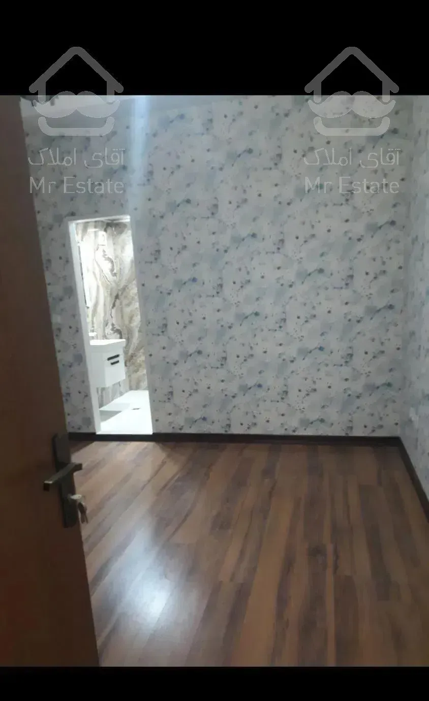 آپارتمان ۱۱۱ متری شیک و تمیز رهن مهرشهر فاز ۳