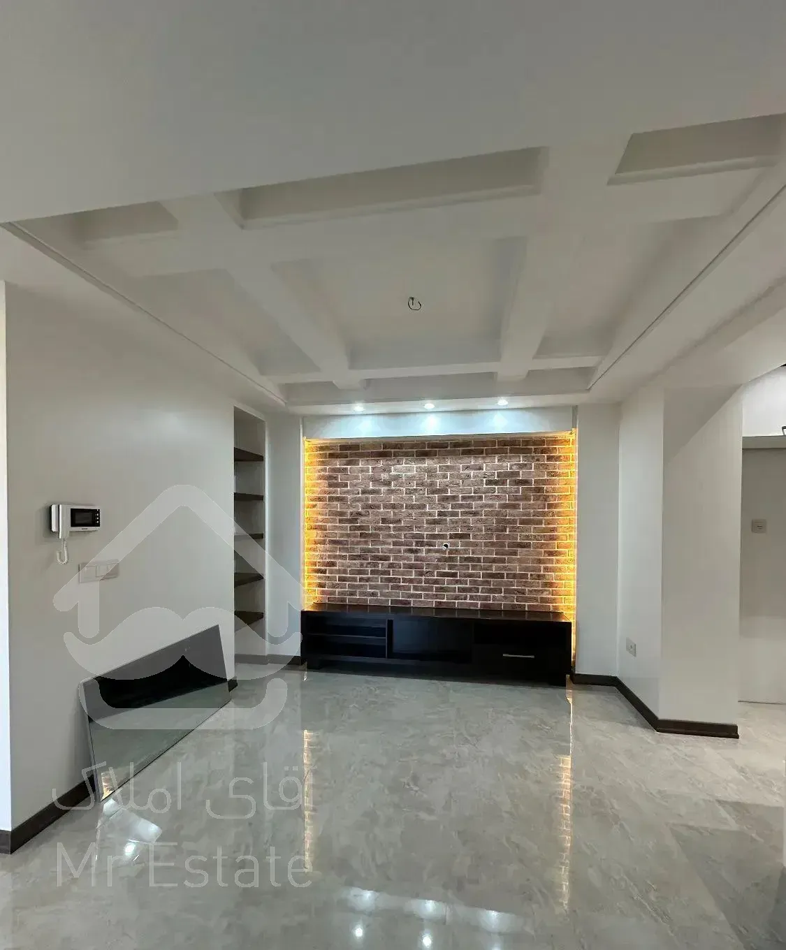 واحد ویژه ۱۲۰ متری در مجتمع مسکونی فجر نیایش