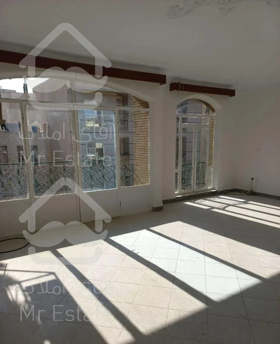 آپارتمان ۱۱۷ متری دو خواب بزرگ و بالکن خ رامسر