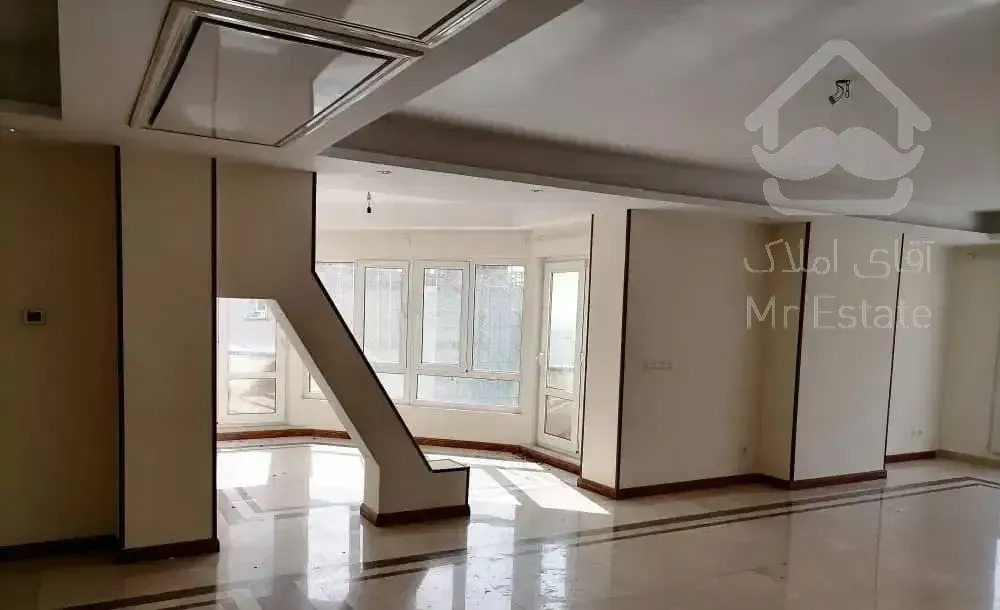 ۲۵۰ متر-۳ خواب-۲ بالکن ۲۵ متری