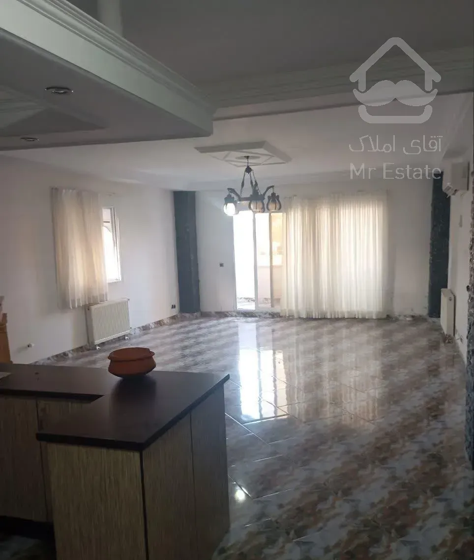 رهن آپارتمان ۱۵۰ متری واقع در مرکز شهر