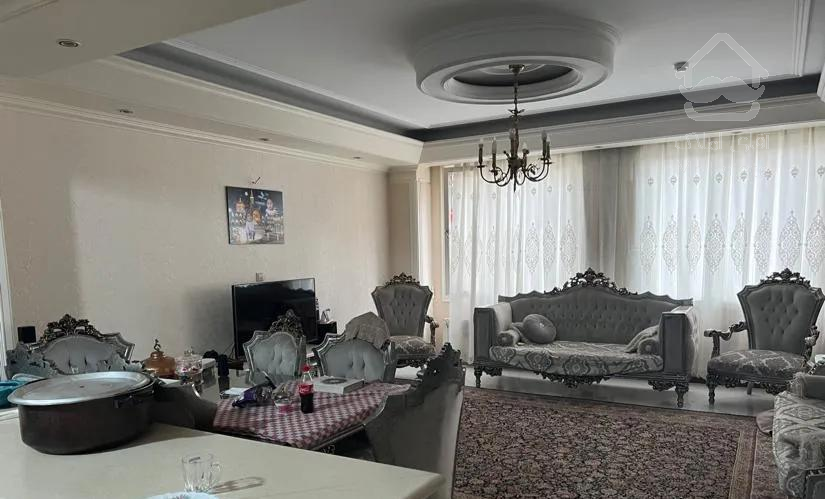 ۱۰۰متر  پر نور